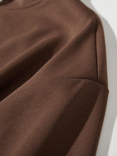 Shwiy هودي رجالي بجيوب جانبية ورسومات جرافيكية ومطبوع عليه حروف رامين عتيقة