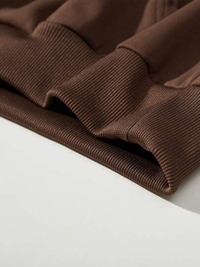 Shwiy هودي رجالي بجيوب جانبية ورسومات جرافيكية ومطبوع عليه حروف رامين عتيقة