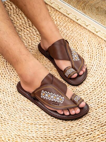 صنادل رجالية بطراز عربي مريحة مسطحة، نعل خفيف للارتداء الكاجوال ، باللون الداكن