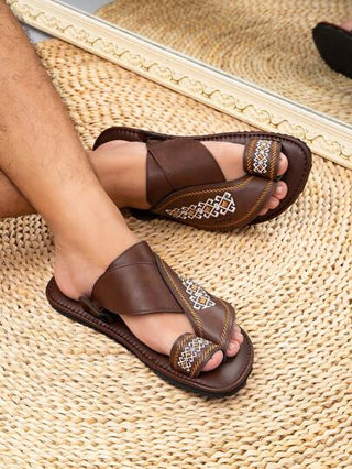 صنادل رجالية بطراز عربي مريحة مسطحة، نعل خفيف للارتداء الكاجوال ، باللون الداكن