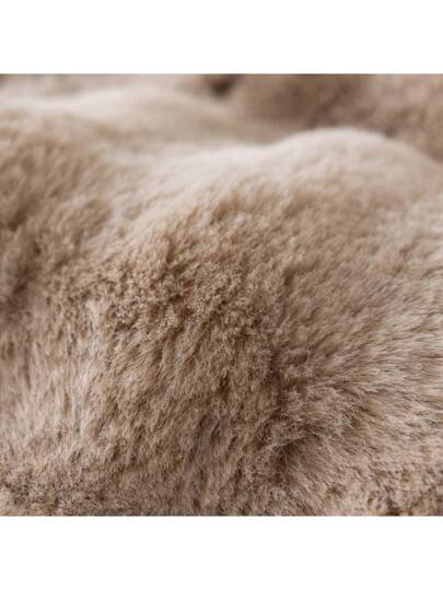 قطعة واحدة غطاء أريكة مزيف من فرو الأرنب، دافئ وسميك ومنع الانزلاق، واقي أريكة صديق للحيوانات الأليفة للنوم والمكتب وغرفة المعيشة وديكور المنزل في فصل الشتاء