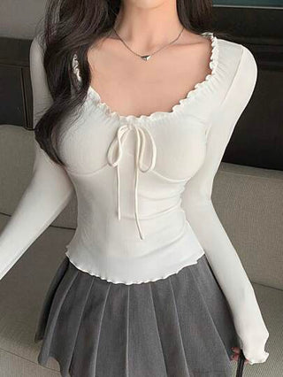 DAZY تي شيرت نسائي بياقة مستديرة وأكمام طويلة مع تفصيل فيونكة وطيات مطوية تركيب ضيق