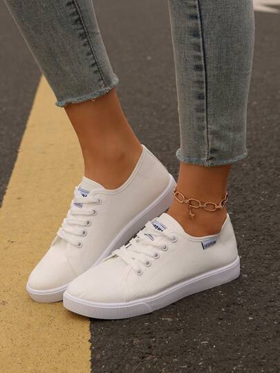 حذاء رياضي نسائي مريح وخفيف الوزن وعملي من القماش مربوط بالأربطة بتصميم كل الإصبع، مناسب للاستخدام في الربيع والخريف