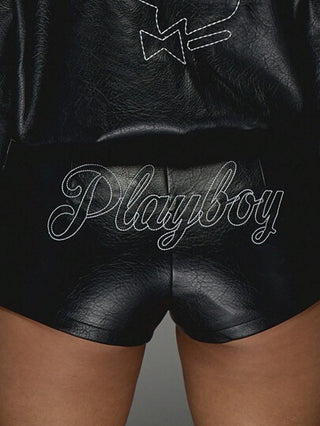 MISSGUIDED Missguided x Playboy سروال قصير من الجلد المستعار مطرز من الخلف