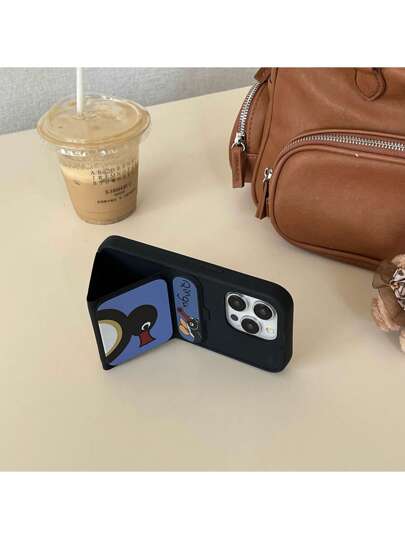 حافظة هاتف مزودة بحامل قابل للطي ومغناطيسي بتصميمي الدب والبطريق لهواتف آيفون 16 برو ماكس/15 برو ماكس/14 برو/13
