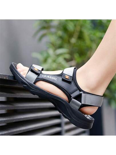 صنادل رياضية خارجية للرجال - صيفية عصرية مريحة قابلة للتنفس بنظام خطاف وحلقة - وحدة سفلية مضادة للانزلاق بنمط حرفي ثنائي اللون مصنوعة من خامة EVA، مقاس كبير خفيفة الوزن - مناسبة للشاطئ والمياه والقيادة والتنزه، أحذية كاجوال سوداء