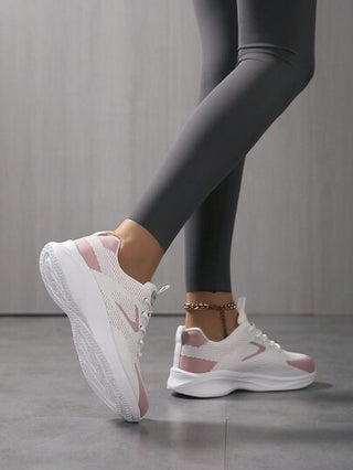 أحذية رياضية كاجوال للسيدات - أحذية جري تنفس مصنوعة من الشبكة مع تصميم ربطة أمامية ناعمة وراحة, بنقشة هندسية, ذات علامة تجارية منخفضة مناسبة لجميع المواسم باللون الرمادي/الأبيض/الأخضر مع نعل إم دي - تنظيف يدوي أو جاف فقط