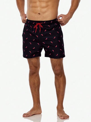 Manfinity Swimmode شورت كاجوال قصير مطبوع عليه رسم الفلفل الحار مع حزام خصر مع جيوب للرجال، طراز هاواي