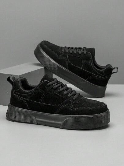 أحذية قماش الرجال الرصاصية اللون ذات الرباط للتزلج، تفاصيل التفريغ البسيطة، أحذية رياضية برقبة منخفضة بأصابع دائرية