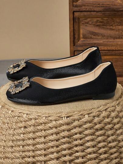 احذية زفاف/حفلات نسائية مريحة للربيع خفيفة الوزن كعب مسطح مربع الرأس سهلة الارتداء مزينة بالراينستون باللون الأحمر