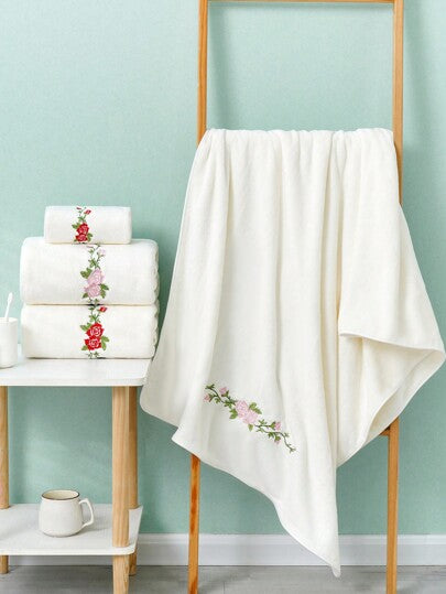 قطعة واحدة منشفة بيضاء بطبعة وردة مطرزة ، مصنوعة من البولي إستر بحجم مستطيل 70 * 140 سم أو 34 * 75 سم ، مناسبة للرجال والنساء والأزواج والعائلات والبالغين ، للاستخدام على مدار السنة ، سريعة الجفاف ، ماصة ، ناعمة ، للاستخدام في الحمام والفندق والنادي...