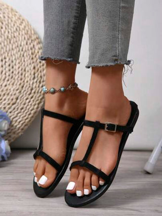 صنادل نسائية مريحة وأنيقة وكاجوال مزودة بإبزيم على شكل حرف "I". التصميم على شكل حرف "I" مريح للغاية وغني في الاستخدامات وسهل الارتداء والخلع، ويمكن تعديل شكل القدم