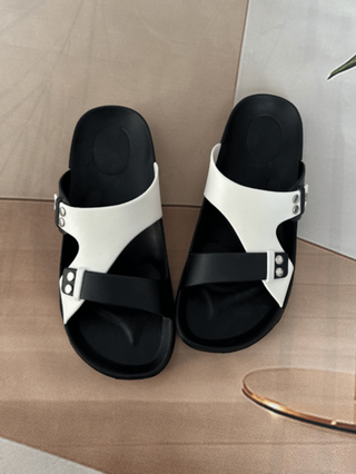 صنادل شاطئية مسطحة للرجال بتصميم كاجوال بلوكات لونية مرقعة ، أزواج ، موضة متينة للاستخدام في المنزل والحمام