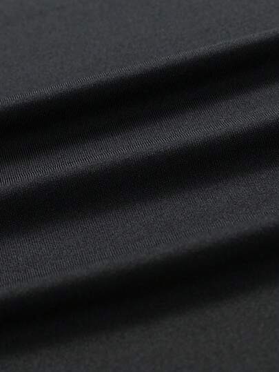 تي شيرت نسائي مخصص ومصمم حسب الطلب، تي شيرت كروب، مخصر، للاستخدام اليومي العادي. قم بتحميل تصميمك وأنشئ تي شيرت مخصص