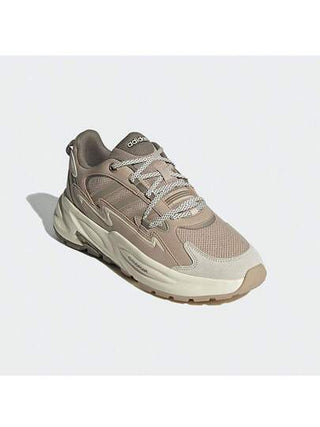 Adidas حذاء كاجوال للأب بنعل سميك ومبطن بتصميم قديم