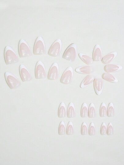 30 قطعة / مجموعة أظافر فرنسية بيضاء قصيرة ذات تصميم فاشي ذات تغطية كاملة، لوصق ديكور الأظافر، مناسبة للسيدات في المكتب والحفلات والارتداء اليومي. تشمل: لصقات ديكور الأظافر + 1 جل هلامي + 1 مبرد أظافر لديكور أظافرك وتعزيز ذوقك الأنيق