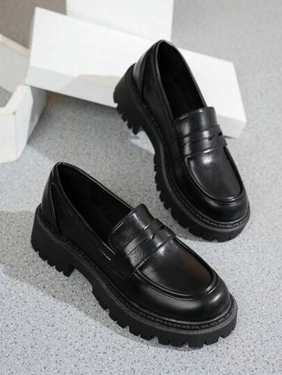 أحذية أوكسفورد حريمي أحذية كاجوال بكعب سميك مقاس كبير للسيدات ذات فتحة دائرية، كعب سميك جديد للربيع والخريف، ذات قاعدة سميكة مريحة متعددة الاستخدامات لأماكن العمل، أحذية جلدية منصة صغيرة بالطراز البريطاني البسيط