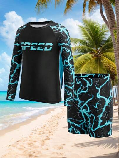 مايوه أولادي طقم تي شيرت بأكمام طويلة مزين برسمة البرق والحروف ، وشورت ضيق بحجم قطعتين مناسب للأولاد للاستخدام في العطلات الصيفية، للعب في الخارج، للشاطئ والسباحة