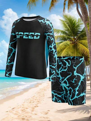 مايوه أولادي طقم تي شيرت بأكمام طويلة مزين برسمة البرق والحروف ، وشورت ضيق بحجم قطعتين مناسب للأولاد للاستخدام في العطلات الصيفية، للعب في الخارج، للشاطئ والسباحة