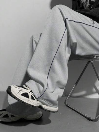 ملابس رياضية أطفال بنطلون للمراهقين ذو ساق مستقيمة فضفاضة، مع تفاصيل سوداء متباينة، بنطلون كاجوال قابل للتنسيق لجميع المناسبات ملائم للخريف والشتاء، للمدرسة والمنزل والاستخدام اليومي والرياضة وحفلات عيد الميلاد والخروجات، بتصميم رجعي