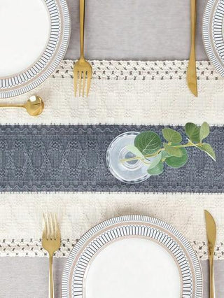 قطعة واحدة من عداء المائدة البوهيمي المكرمية لديكور المنزل ، عداء مائدة مكرمي بالكشكشة باللون الكريمي والرمادي للتزيين البوهيمي لغرف الطعام والنوم، طقم طاولة ريفي عتيق، سفرة عيد الحب، الزفاف ومفارش بأحجام متعددة متوفرة