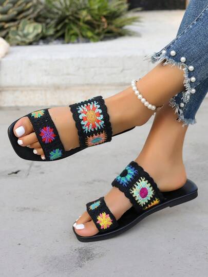 النعال الزينة الريفية البوهيمية ذات التطريز الزهري الملون اليدوي، مناسبة للسفر والشاطئ والعطلات