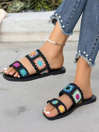 النعال الزينة الريفية البوهيمية ذات التطريز الزهري الملون اليدوي، مناسبة للسفر والشاطئ والعطلات