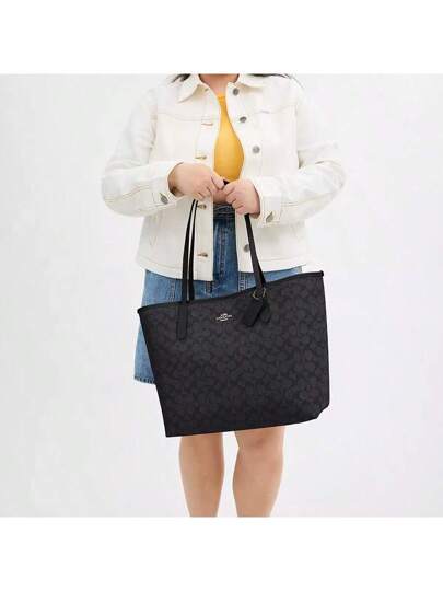 Coach حقيبة توت كبيرة الحجم للنساء مطبوعة بزهور مصقولة من جلد نعامة الحجر، حقيبة تسوق لون أبيض متعدد الألوان CT832 SVCAH