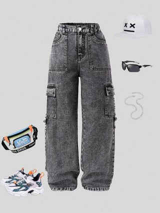 SHEIN بناطيل جينز سترايت الأولاد الكبار ذات الخصر المطاطي، بتصميم شارع عتيق حديث متعدد الجيوب مزينة بحلقة على الجانب، لون أسود