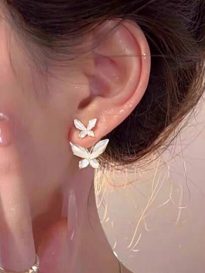 زوج أنيق بسيط من أقراط حلق فراشة، تصميم شخصي عصري مناسب للنساء للاستخدام اليومي والعطلات