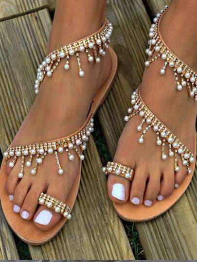 صنادل عريضة مسطحة بشكل شبشب للنساء ذوات المقاسات الكبيرة، مزخرفة باللؤلؤ، نمط بفتحة أمامية وأشرطة متقاطعة، مبيعات عبر الحدود