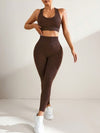 SHEIN Sport Studio طقم سبورت سوتين رياضي ولباس سراويل مطبوع عليها حروف بلون القهوة للنساء