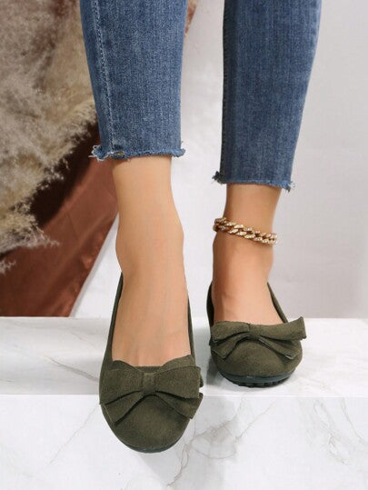 أحذية انتقال جديدة، موديل شقق للنساء، لوفرز، أحذية الأم والجدة، أحذية خارجية براس مستدير، قابلة للانزلاق ، ريشة وردية أنيقة ، مخملي/أملس، قاع ناعم ومريح، أحذية ممرضات