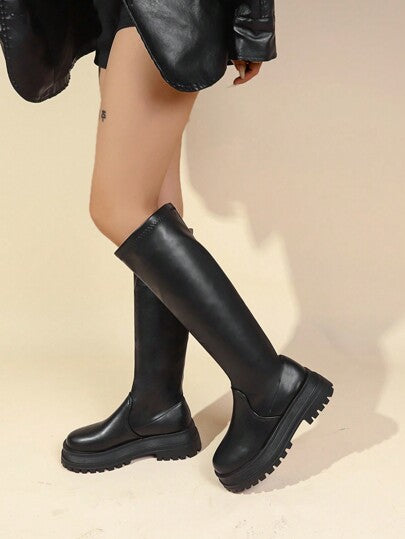 بوت ركوب موضة مزينة بالأزرار للسيدات، موديل خريف وشتاء 2024 الجديد، ذات كعب سميك دافئة ملائمة لجميع المناسبات، بوت شتوية خفيفة الوزن مريحة ذات وحدة أرضية سميكة مانعة للانزلاق، وأحذية طويلة حتى الركبة باللون الأحادي، مثالية للارتداء مع الفساتين