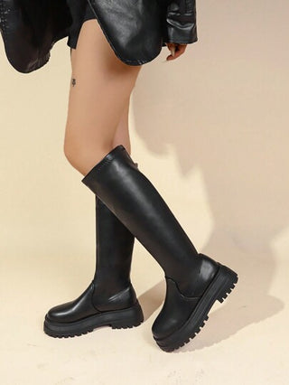 بوت ركوب موضة مزينة بالأزرار للسيدات، موديل خريف وشتاء 2024 الجديد، ذات كعب سميك دافئة ملائمة لجميع المناسبات، بوت شتوية خفيفة الوزن مريحة ذات وحدة أرضية سميكة مانعة للانزلاق، وأحذية طويلة حتى الركبة باللون الأحادي، مثالية للارتداء مع الفساتين