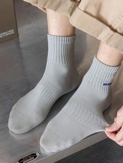 5 أزواج من جوارب منتصف الساق للرجال للخريف والشتاء ، جوارب رياضية سوداء وبيضاء للرجال. في طراز إنستقرام ، متعددة الاستخدامات ، أحادية اللون ، مناسبة للطلاب وكرة السلة ، جوارب قصيرة.
