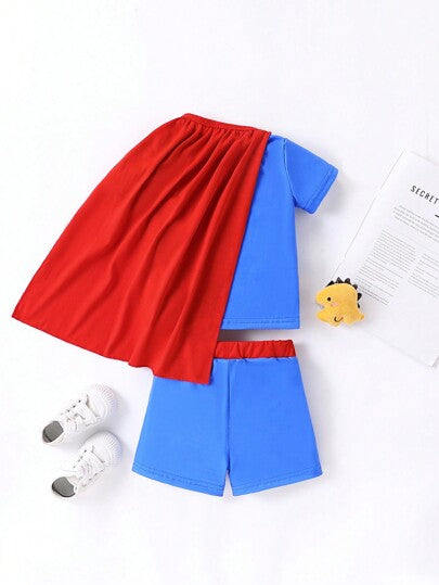 SHEIN Persoplay Kids 3 قطع ملابس للأطفال الصبية، بدلة رسوم متحركة كاجوال وجذابة باللون الأزرق: تي شيرت أكمام قصيرة ، شورت الخصر المطاطي ،رداء أحمر، مناسبة للربيع والصيف