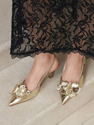 CUCCOO CHICEST نساء تشكيلة أحذية كعب متوسط مزخرفة برسومات زهور برؤوس مدببة، أنيقة وكلاسيكية رومانسية ذات كعب عالي من جلد اصطناعي ذهبي مفرغ، مناسبة لمناسبات المواعدة والحفلات وأحذية الربيع والخروج وحفلات التخرج