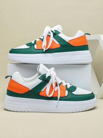 حذاء رياضي أنيق بلون أبيض وأخضر وبرتقالي موضة الحرم الجامعي ،حذاء مشي نمط ستريت وير ، حذاء الحرم الجامعي الفاخر