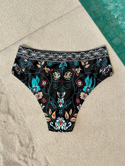 SHEIN VCAY CURVE سراويل السباحة ذات الطباعة الكلاسيكية المقاس الكبير، مناسبة لرحلة الشواطئ