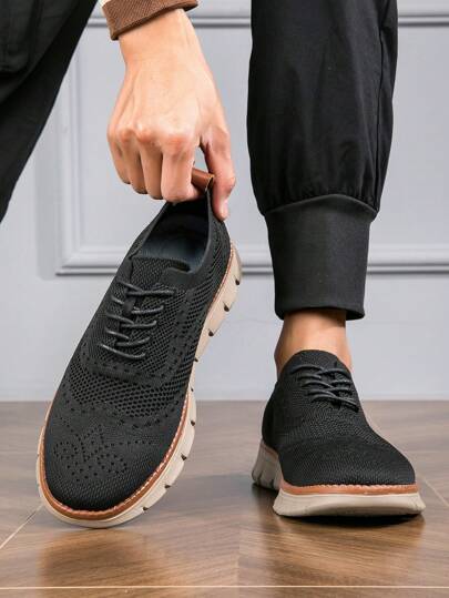 أحذية صيفية للرجال مقاس كبير (مقاس 45-48) حذاء رياضي أسود مثقب منفذ للهواء بنمط إسكندري، خفيف الوزن ومريح، بطراز بريطاني