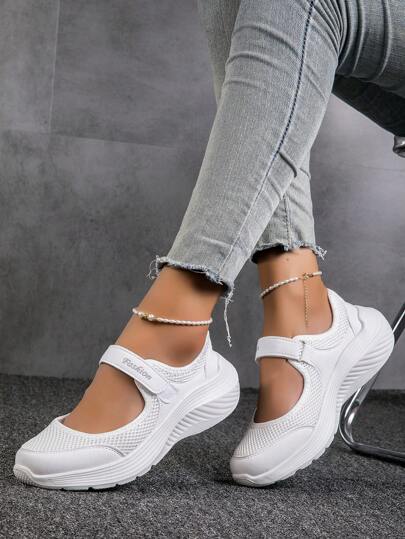 أحذية كعب منزلقة للنساء بتصميم سَنَّاك سهل الارتداء، أحذية ذات شبكة تنفس مغلقة الأصبع وبتصميم بسيط، باللون الأبيض مناسبة للارتداء اليومي والمكتب