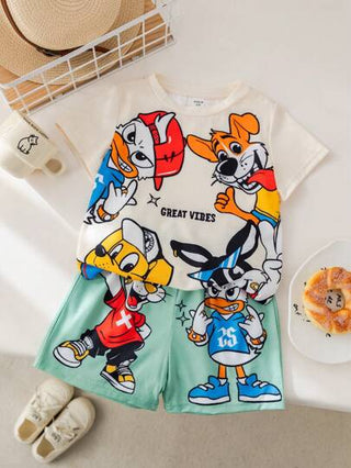 مجموعة مكونة من قطعتين للصبي الصغير، تي شيرت برقبة دائرية وأكمام قصيرة بطباعة الحرف والرسوم الكرتونية، وشورت كاجوال