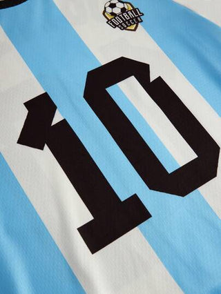 مجموعة من قطعتين للفتيان المراهقين - تي شيرت بأكمام قصيرة أزرق وأبيض وشورت، تصميم رياضي وكاجوال، نادي كرة القدم، ركض، تمارين، سترة فضفاضة، جرافيك بسيط، طقم رياضي