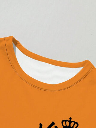 SHEIN تي شيرت تي شيرت كاجوال للمراهق الصبي بطباعة رقمية لنقوش الحروف والخطوط، بتصميم عصري بسيط، مناسب للرياضة الخارجية وارتداء الحرم الجامعي