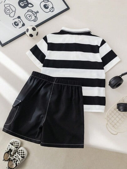 SHEIN مجموعة بولو مخططة مع طباعة الدبدوب الصغير الوسيم والشورت الأسود للأولاد، لارتداء اليومي بشكل مريح وعصري