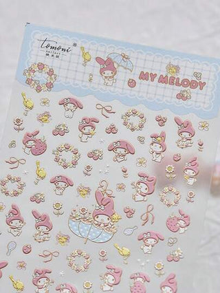 Sanrio ملصقات فن الأظافر المنقوشة المرنة والرقيقة بشخصيات كرتون سانريو، مناسبة لملصقات العناية بالأظافر الرقيقة ذات الشكل الغير متماثل متعدد الألوان اللماع والخامل، للاستعمال الفوري دون رائحة، مناسبة كهدايا أعياد الميلاد والعطلات والسفر، ملصقات فن الأظافر