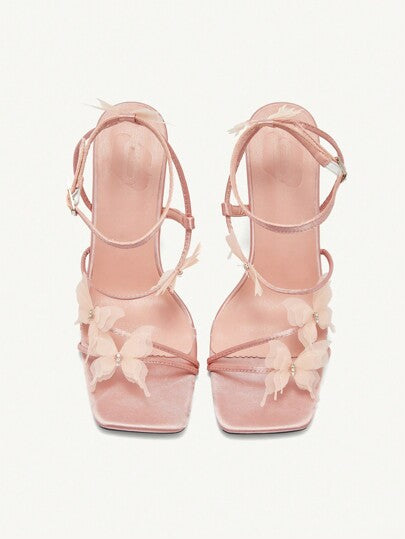 CUCCOO CHICEST أحذية نسائية ذات كعب عال براس مربع - تصميم تفصيل فراشة كعب عالي للسيدات