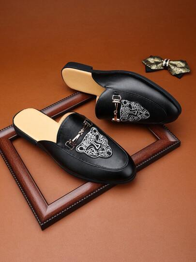 النعال الجديدة للرجال، لون واحد بسيطة مع زخارف إبزيم معدني، تنفس مانع للانزلاق مريحة للاستخدام اليومي في الشاطئ، التخييم، الحفلات، عصري ومتعدد الاستخدامات