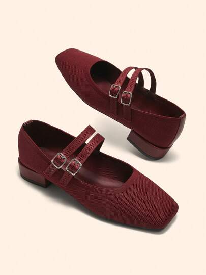 CUCCOO BASICS أحذية فلات أنيقة باللون البرغندي ذات كعب منخفض وحزام واحد من المعدن الأسود بتصميم ماري جين